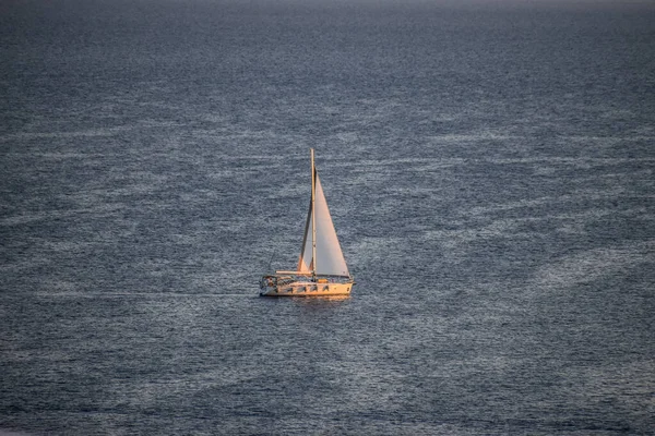 Beautiful View Small Boat Waving Sea — ストック写真