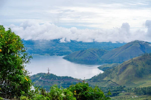 Aerial View Lake Mountainous Region Cloudy Morning — Fotografia de Stock