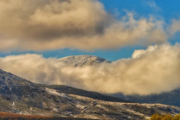 Fascinating Landscape Snowy Mountains Scenic Clouds — Foto de Stock