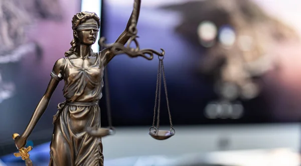 Bronze Statue Woman Scales Symbol Law Justice Bokeh Lights — Fotografia de Stock
