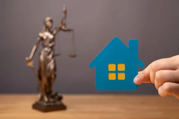 Selective Focus Shot Paper Home Sculpture Scales Law Justice Symbol — Stok fotoğraf