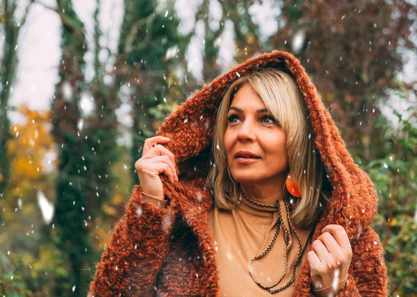 Shallow Focus Shot Woman Posing Snow — Photo