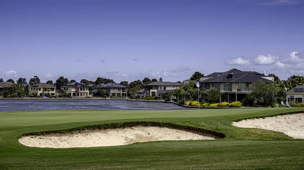 Schöne Aussicht Auf Wohngrundstücke Rund Den Golfplatz See — Stockfoto