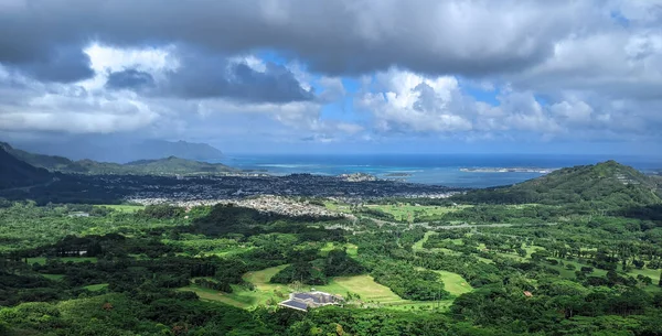 Piękny Widok Krajobraz Polami Dużymi Drzewami Kailua — Zdjęcie stockowe