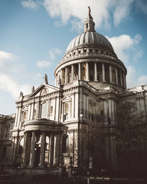 英国圣保罗大教堂的一张美丽的照片 — 图库照片