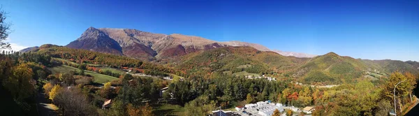 Una Hermosa Vista Panorámica Montaña Vettore Otoño Parque Sibillini Con —  Fotos de Stock