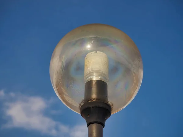 Pouliční Lampa Modrou Oblohou Pozadí — Stock fotografie
