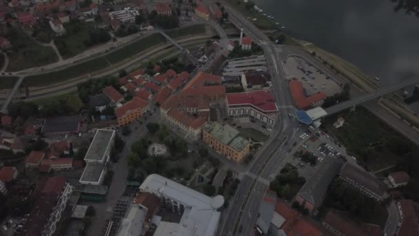 Küçük Avrupa Kasabasındaki Eski Binaların Hava Görüntüleri — Stok video