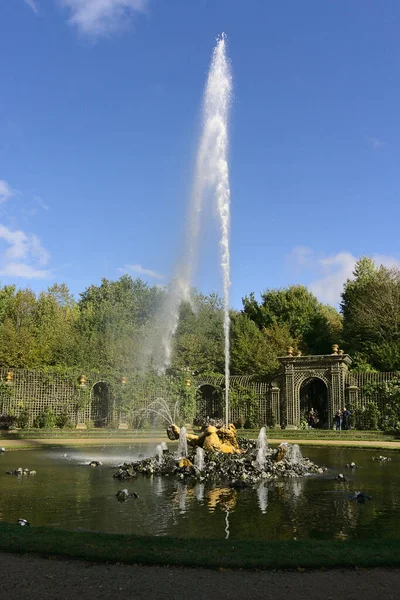 Fontaine Dans Parc — Photo