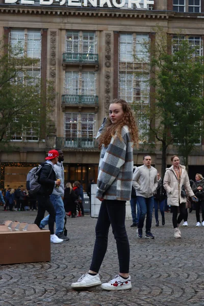 Amsterdam Netherlands Nov 2021 Vertical Closeup Girl Having Photoshoot Posing — Fotografia de Stock