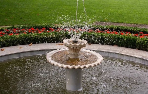 Una Fuente Agua Jardín Del Palacio Topkapi Estambul — Foto de Stock