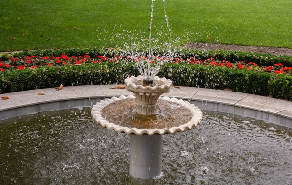 Una Fontana Acqua Nel Giardino Palazzo Topkapi Istanbul — Foto Stock