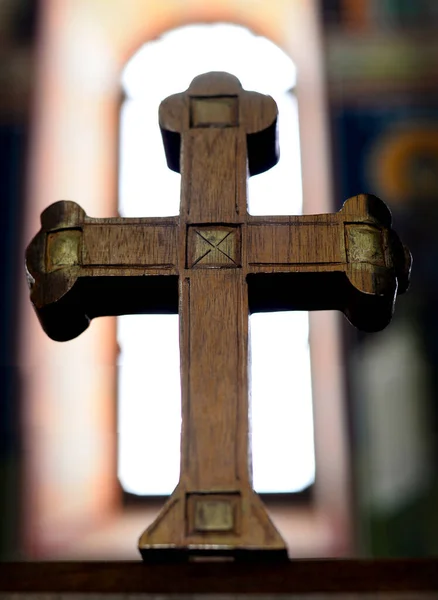 Krzyż Tle Kościoła — Zdjęcie stockowe