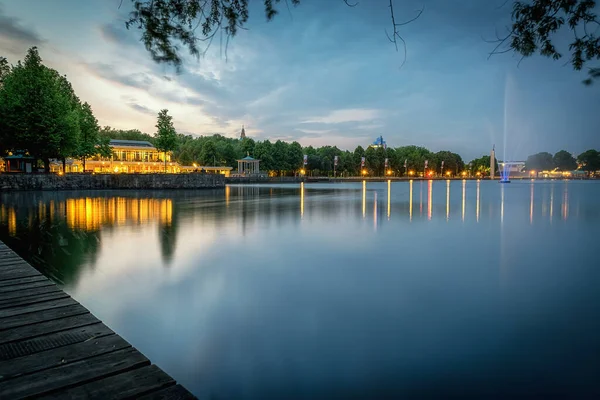 Uma Bela Foto Lago Hanôver Alemanha Durante Hora Azul — Fotografia de Stock