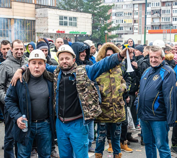 サラエヴォ ボスニア ヘルツェゴビナのBih連邦政府の前での権利のための鉱山労働者の抗議 — ストック写真