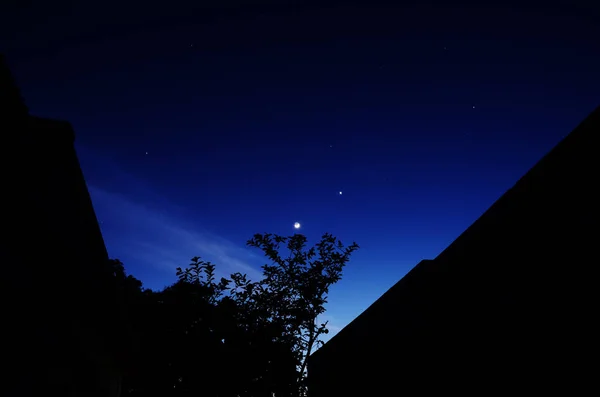 Nachtelijke Hemel Met Wolken Maan — Stockfoto