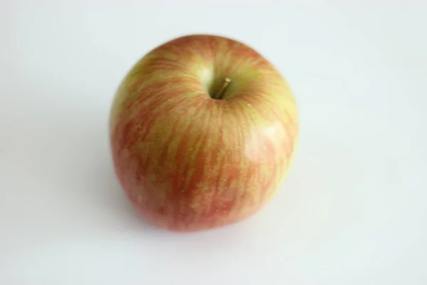 Färskt Äpple Vit Bakgrund Närbild — Stockfoto