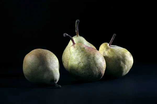 Ripe Pear Black Background — Stock Photo, Image