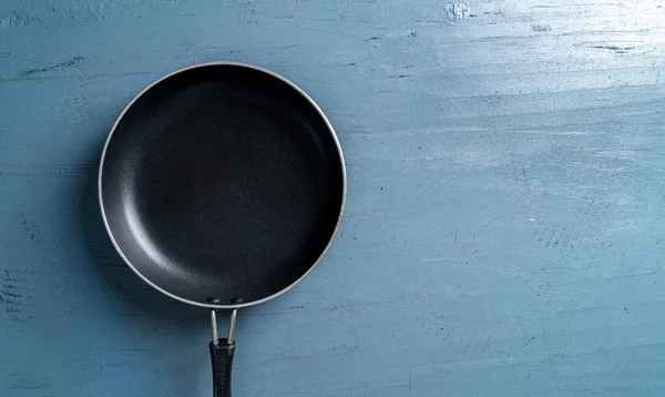 Empty Frying Pan Blue Background Top View — Stock Photo, Image