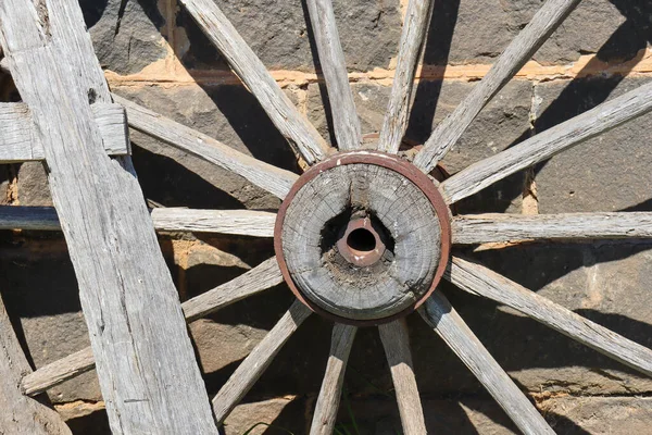 Παλιό Ξύλινο Τροχό Καλαμάκι — Φωτογραφία Αρχείου