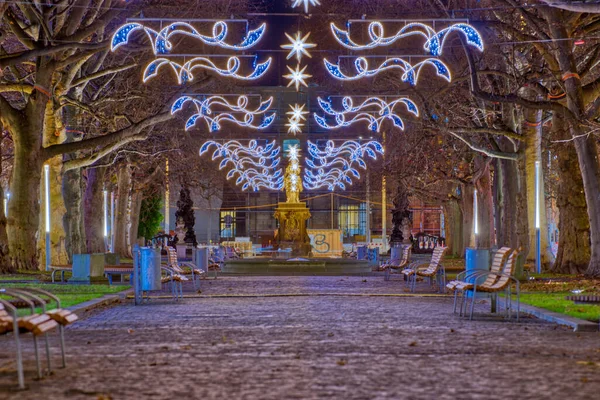 Beleuchtete Weihnachtsdekoration Der Stadt — Stockfoto