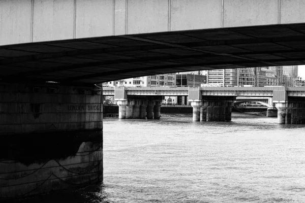 Schwarz Weiß Foto Der Brücke Der Stadt London — Stockfoto