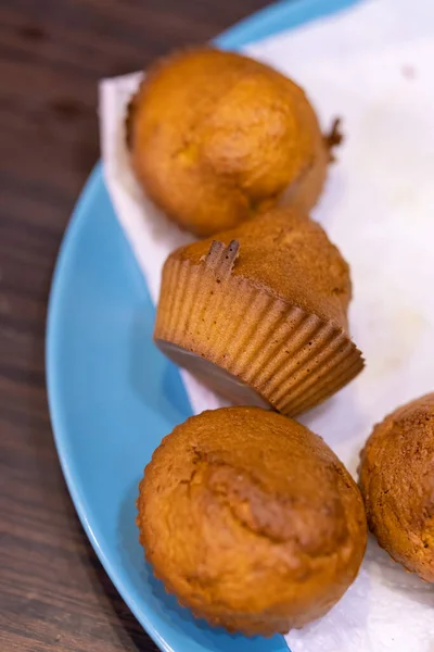 Muffins Faits Maison Avec Une Tasse Thé Sur Une Assiette — Photo