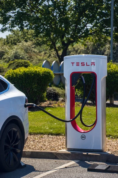 Grantham May 30Th 2021 Tesla Supercharger Motorway Service Area White — Stockfoto