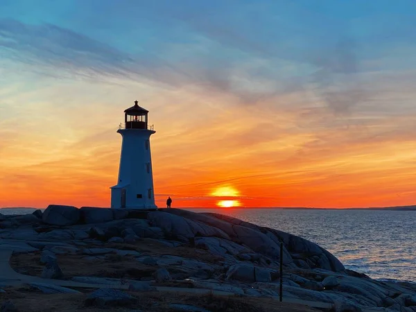 Faro Atardecer Mar Sol Luz Fondo Del Cielo — Foto de Stock