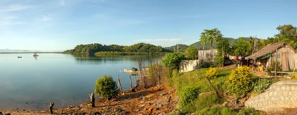 Hermosa Vista Del Lago Las Montañas — Foto de Stock