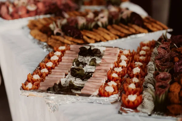 Deliciosos Pratos Para Banquete Casamento — Fotografia de Stock