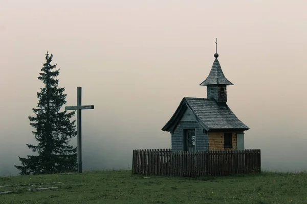 Kirche Den Bergen — Stockfoto