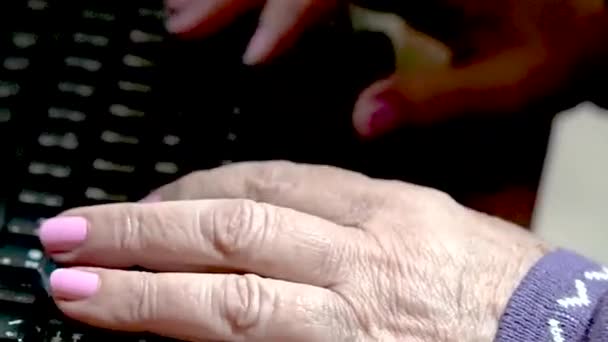 Close View Woman Taping Keyboard — 비디오
