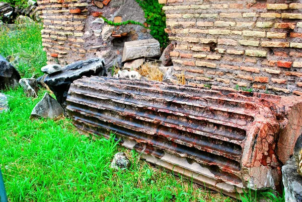 Alte Backsteinmauer Mit Vielen Verschiedenen Farben — Stockfoto