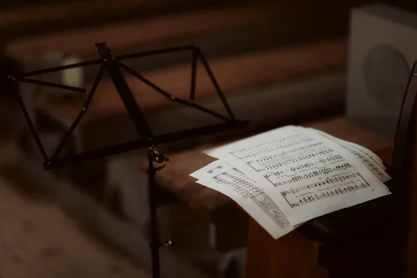 Vieux Violon Sur Table — Photo