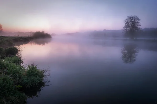 Hermoso Atardecer Sobre Lago — Foto de Stock