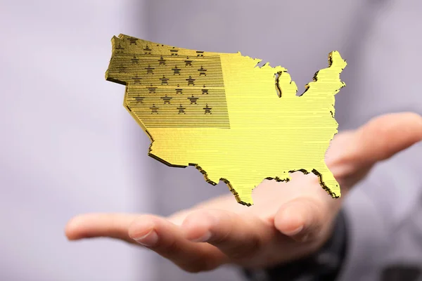 Mão Segurando Mapa Dos Estados Unidos América — Fotografia de Stock