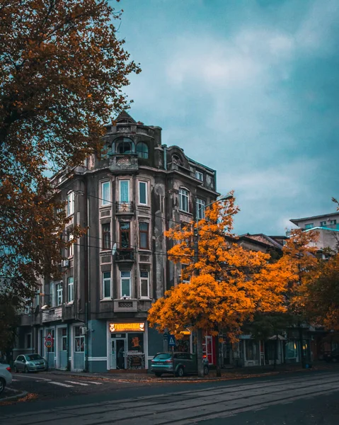 Bucharest Romania Oct 2021 Vertical Beautiful Scenery Autumn Colors Streets — Stockfoto