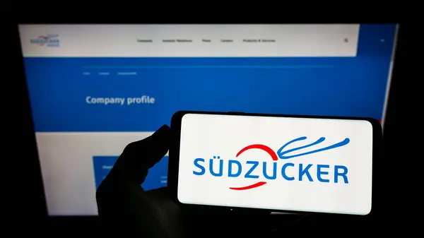 Logo Auf Smartphone Bildschirm Mit Webseite Sichtbar — Stockfoto