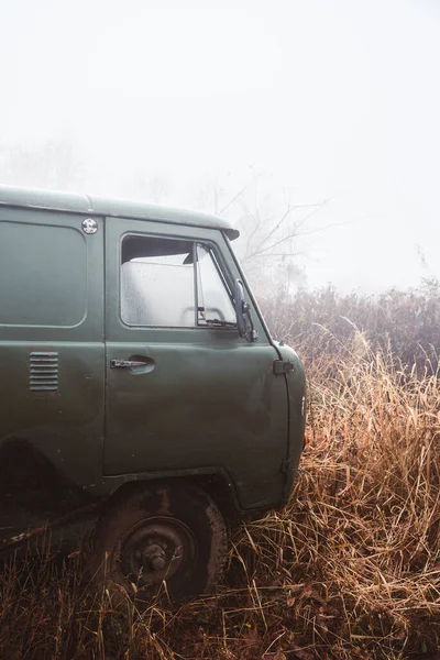 Vertival Shot Old Truck Field Foggy Day — 스톡 사진