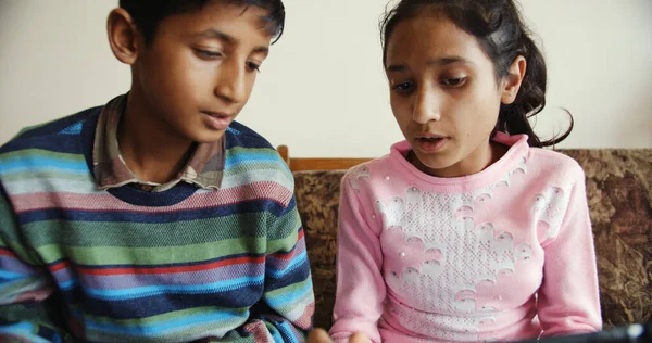 Two South Asian Kids Sitting Together Front Tablet — Foto de Stock