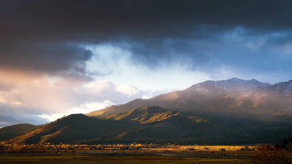 Festői Kilátás Hegyek Reggeli Napfény Washoe Valley Nevada Usa — Stock Fotó