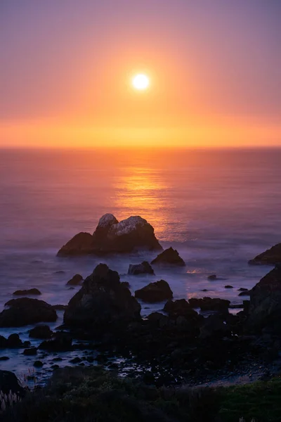 Long Exposure Shot Harvest Moon Illuminated Coming Sunrise Bodega Bay — Foto Stock
