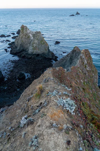 Closeup Sheer Rock Formations Sheer Rock Formations Sticking Out Pacific — Stock Photo, Image