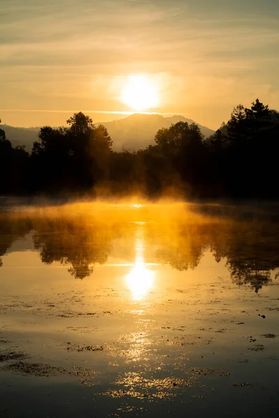 Ein Malerischer Sonnenaufgang Und Seine Spiegelung Spring Lake Santa Rosa — Stockfoto