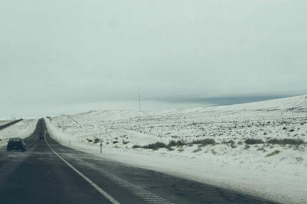 Снігова Покрита Горбистою Поверхнею — стокове фото
