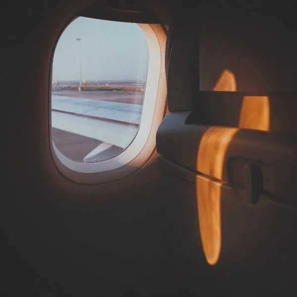 Fenêtre Avion Dans Aéroport — Photo