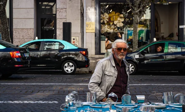 Lisboa Portugal October 2021 Childa Elderly Street Vendor Selling Art — Stock fotografie