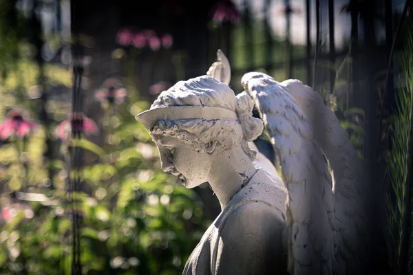 Estatua Una Hermosa Fuente Parque —  Fotos de Stock