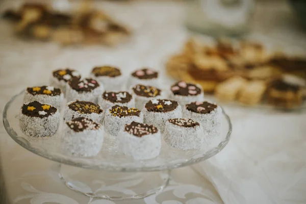 Pastel Boda Con Chocolate Nueces —  Fotos de Stock